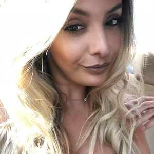 Meet your Posher, Kennia